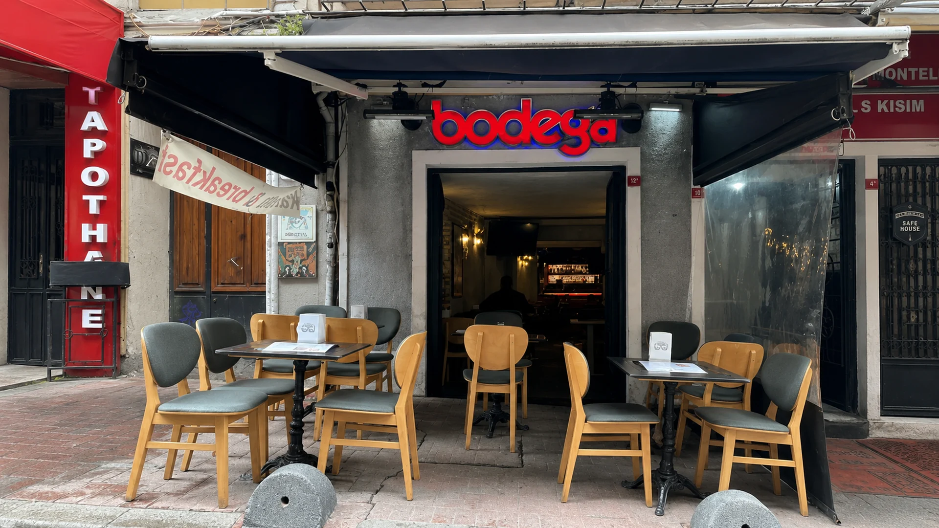 Bodega Cafe & Pub — заведение