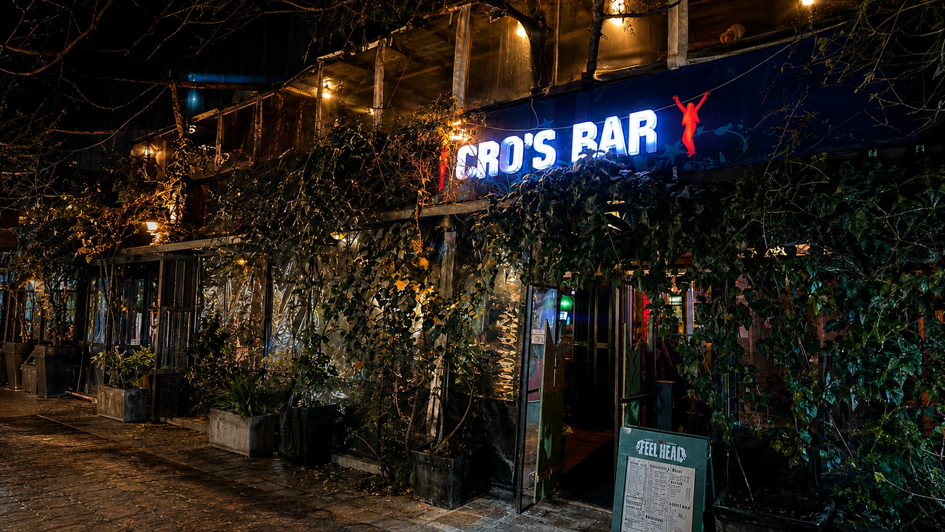 Cro's Rock Bar mekânı