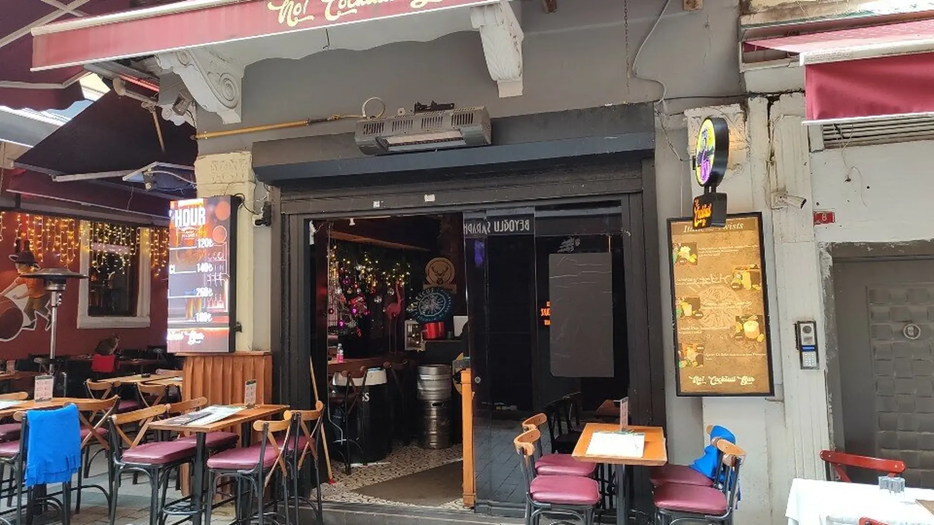 No 1 Cocktail Bar — заведение