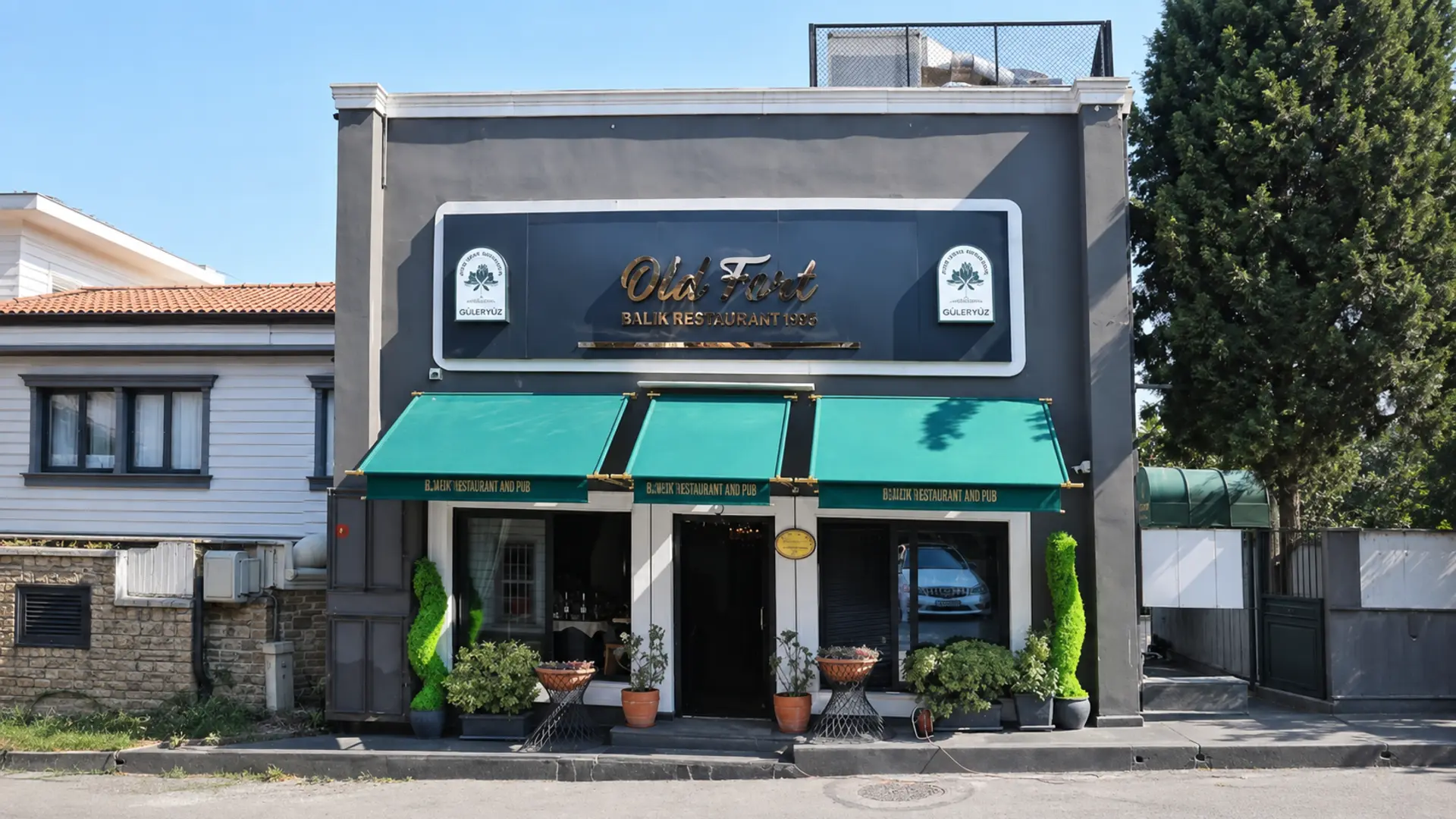 Old Fort Restaurant And Pub mekânı