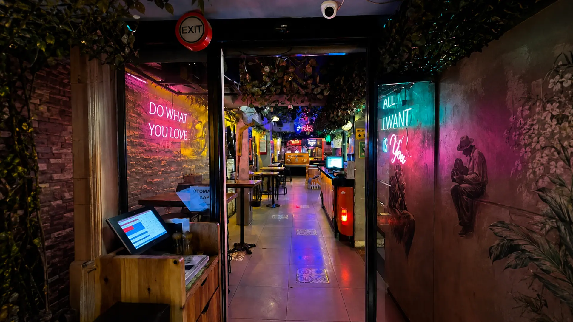 Retro Pera Bar mekânı