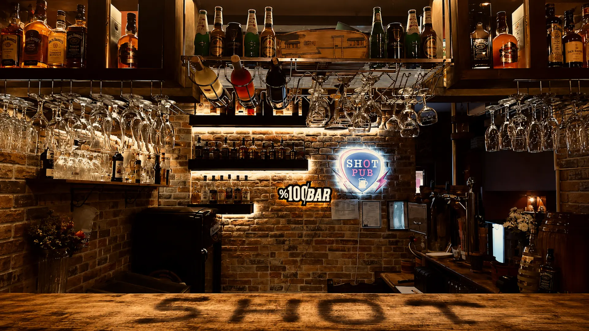 Shot Pub mekânı