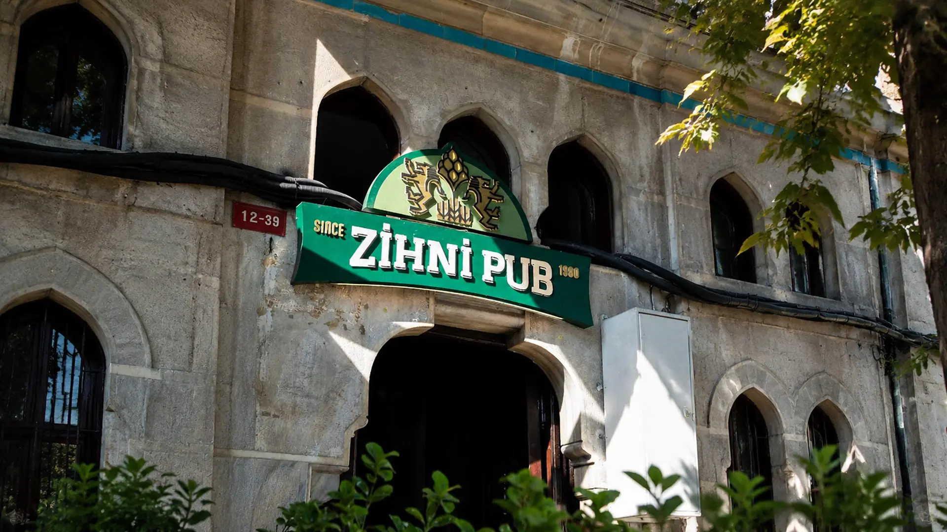 Zihni Bar mekânı