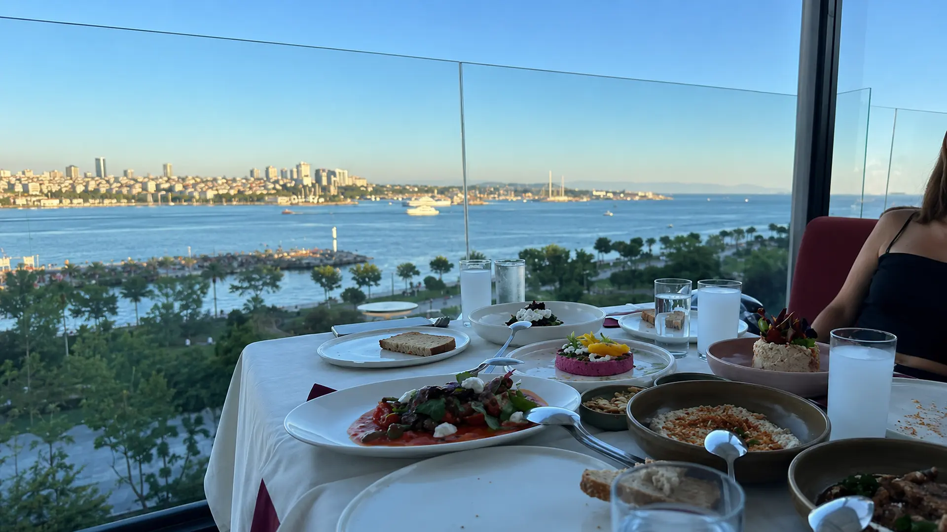 Müsaade Teras mekânı