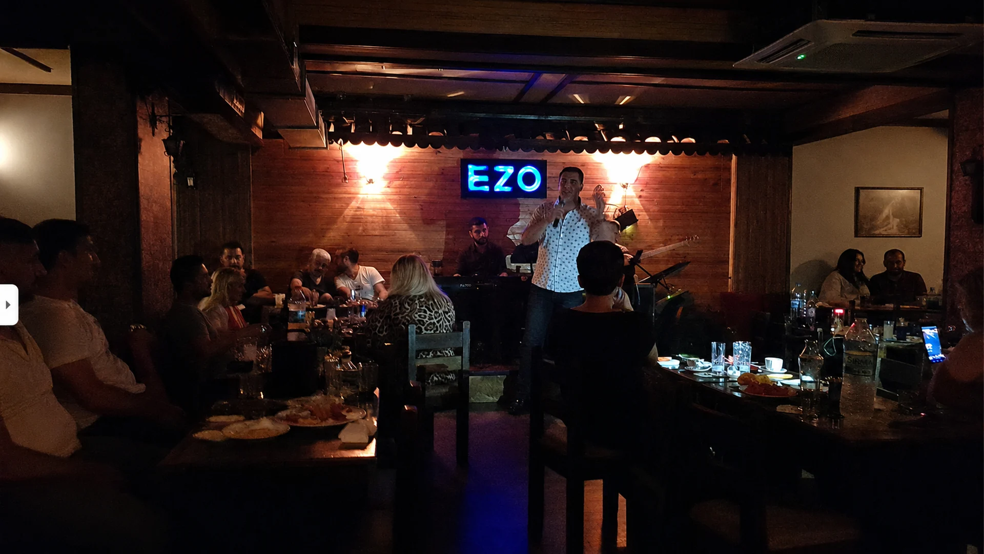 Ezo Türkü Bar mekânı