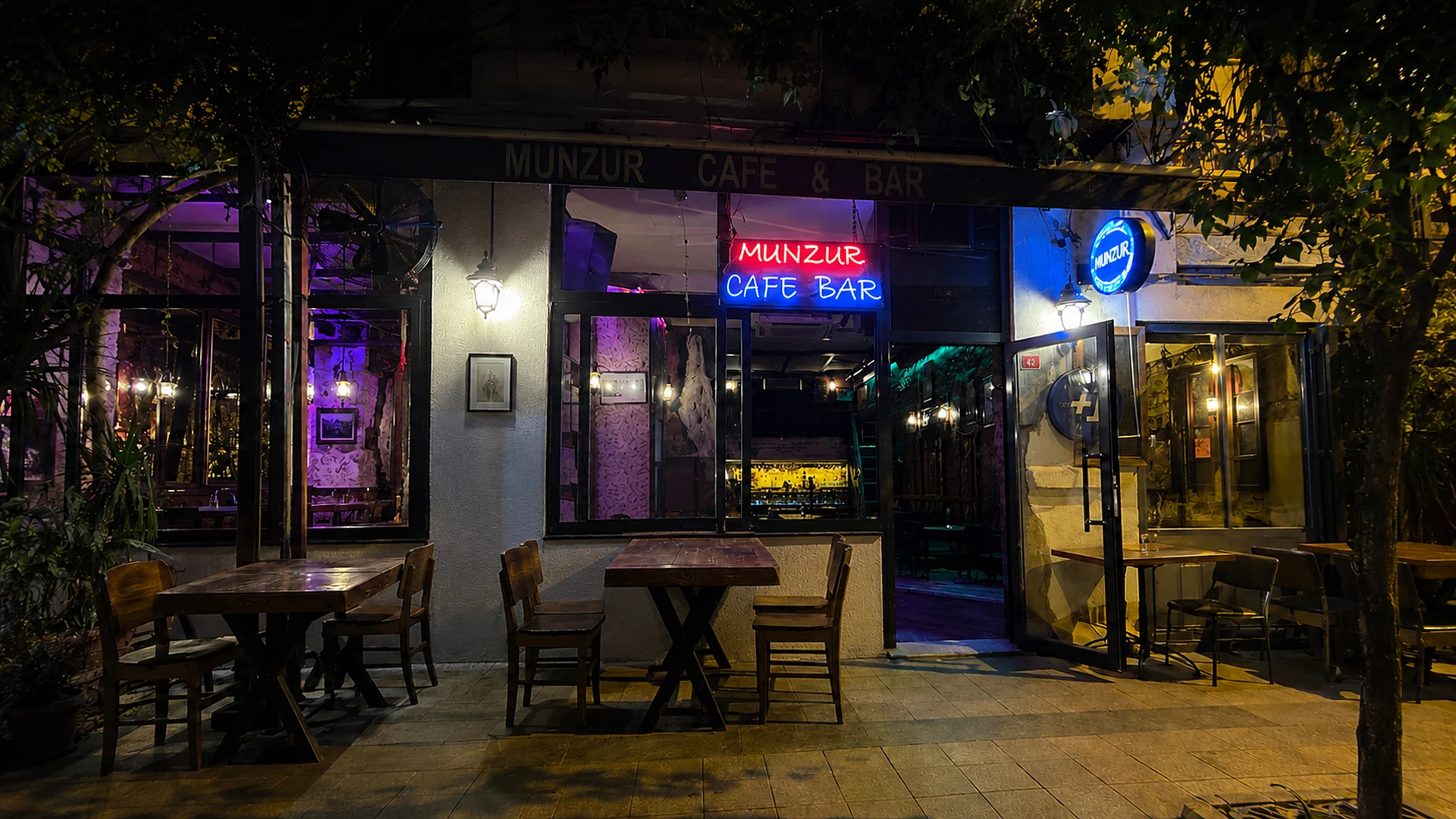 Munzur Cafe Bar mekânı