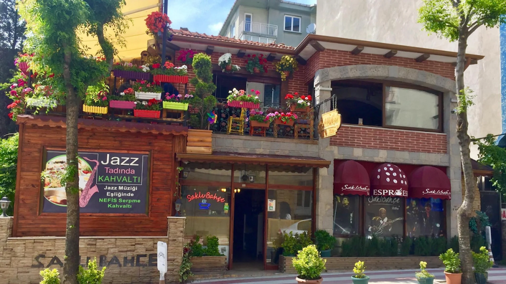 Saklıbahçe Cafe Bistro mekânı