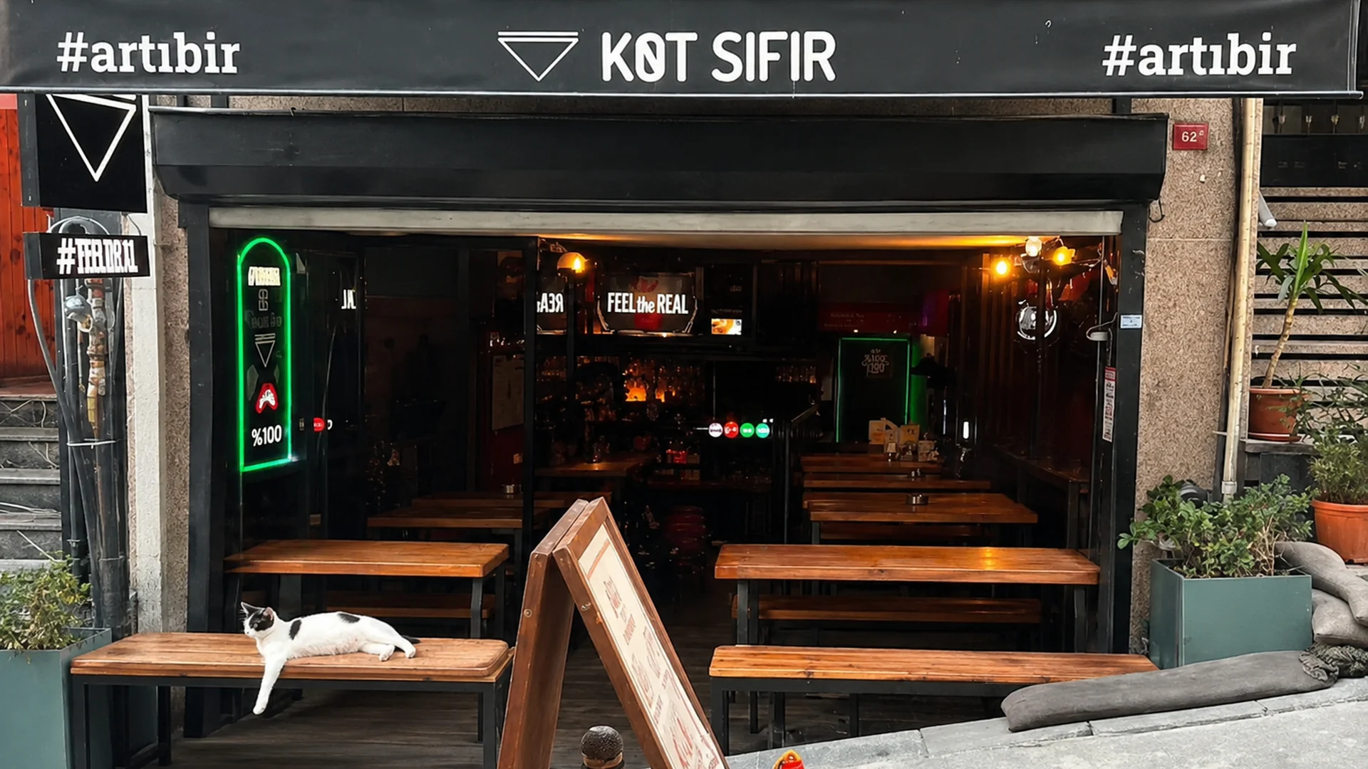 Kot Sıfır Bir Mekan mekânı